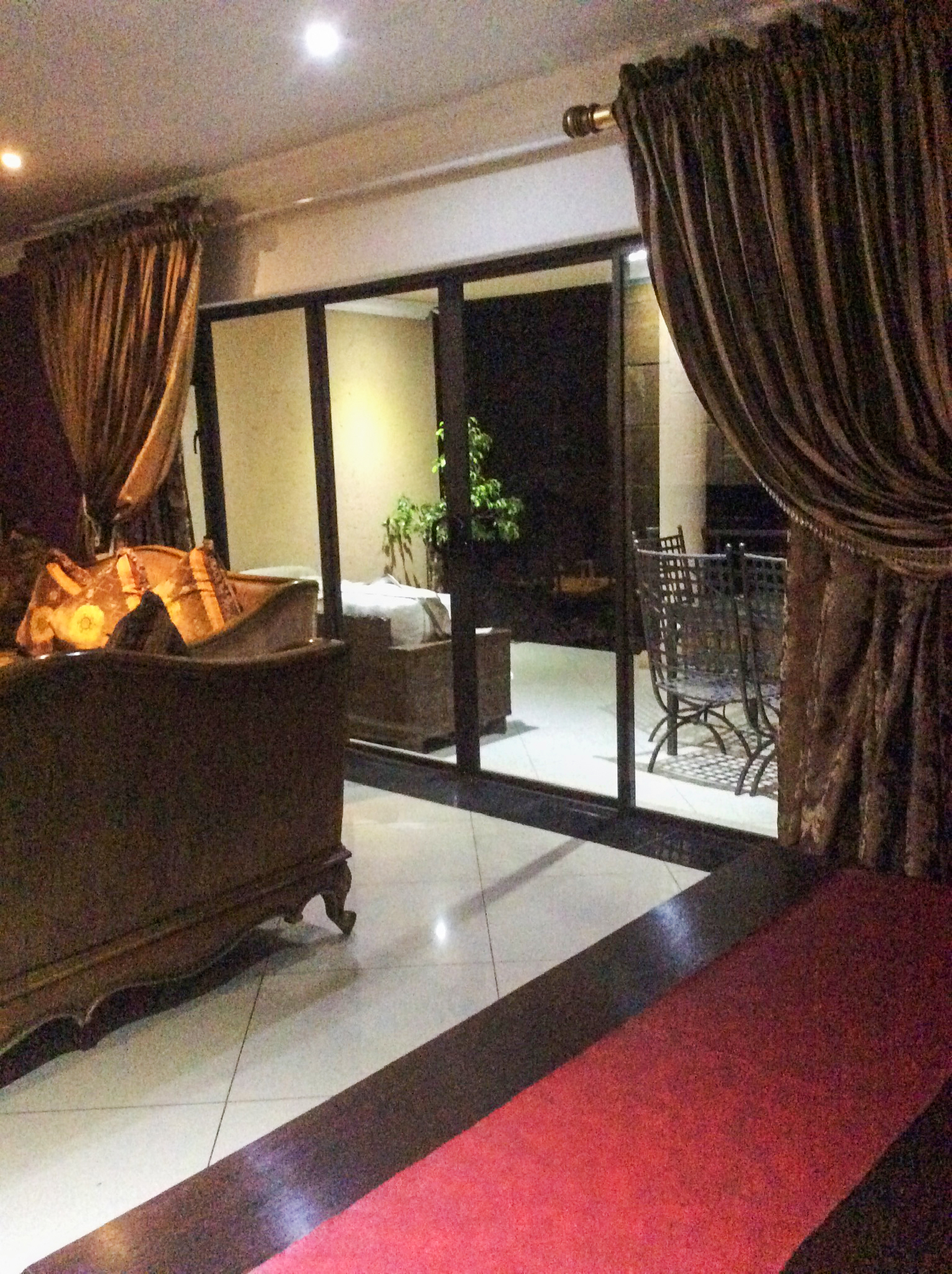 62B27337-79D0-45DE-8A9D-6279CD28FAF3